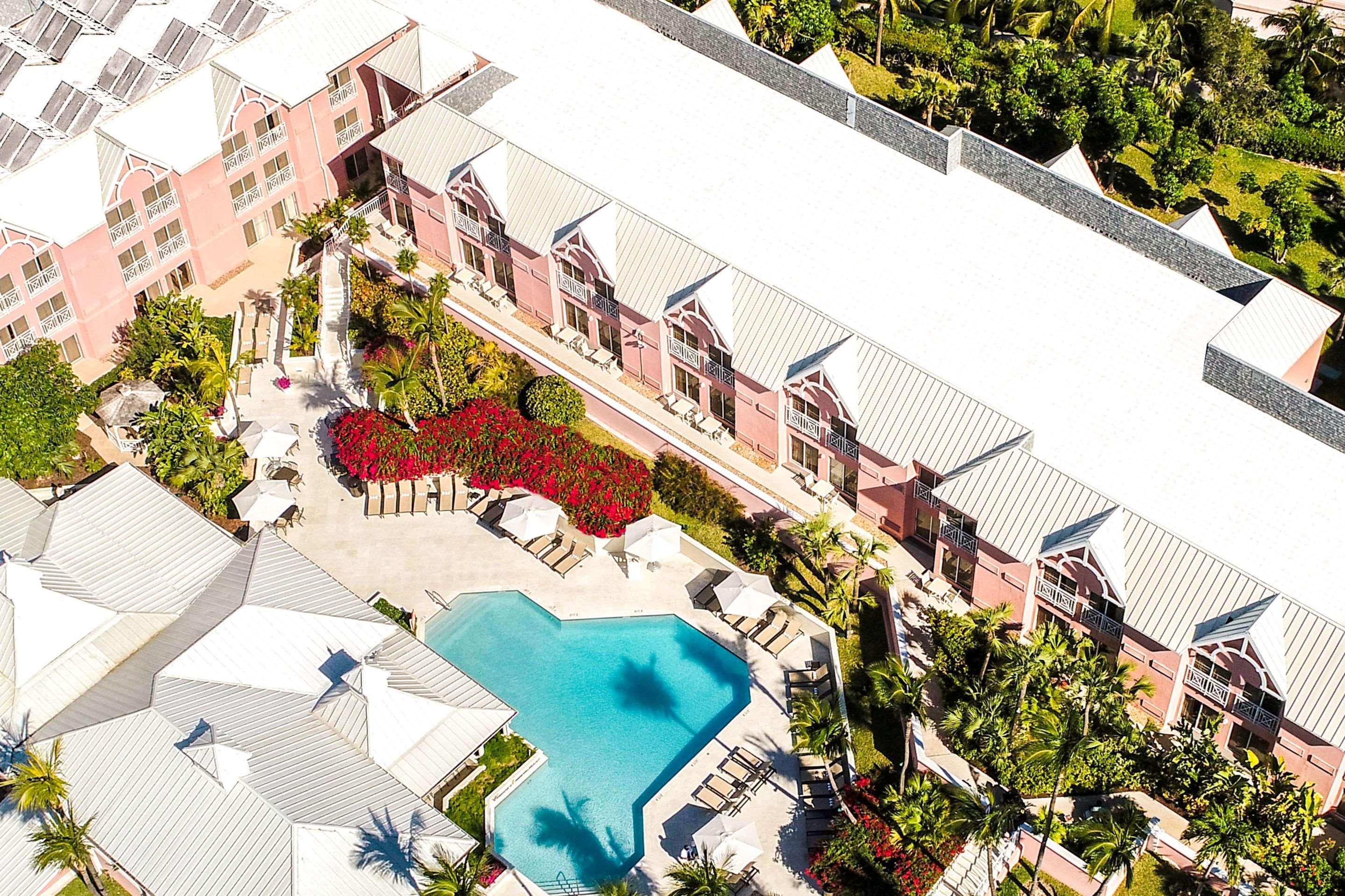 Comfort Suites Paradise Island Creek Village Exterior foto