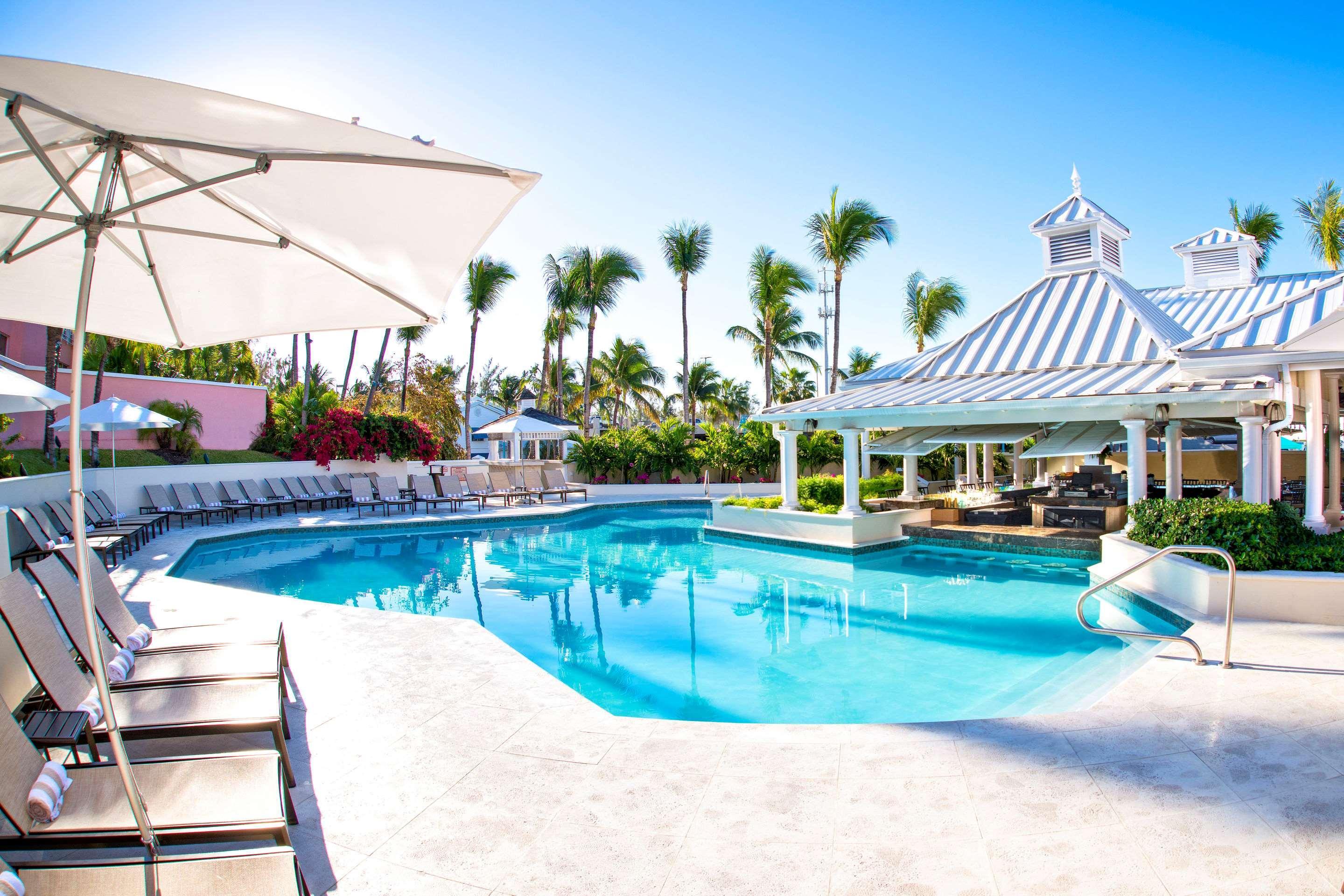 Comfort Suites Paradise Island Creek Village Exterior foto