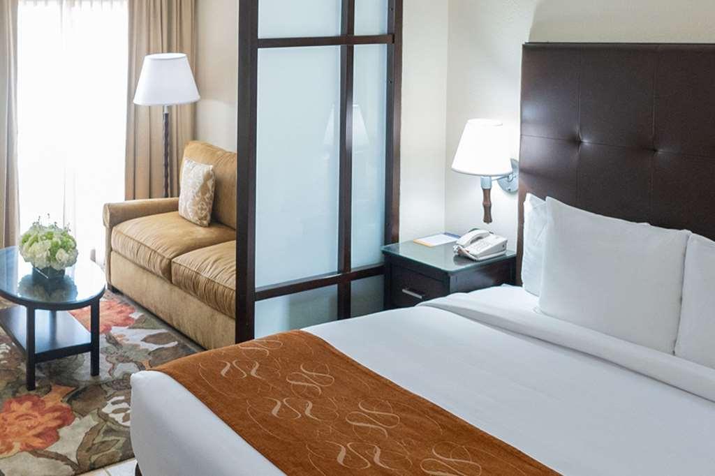 Comfort Suites Paradise Island Creek Village Zimmer foto